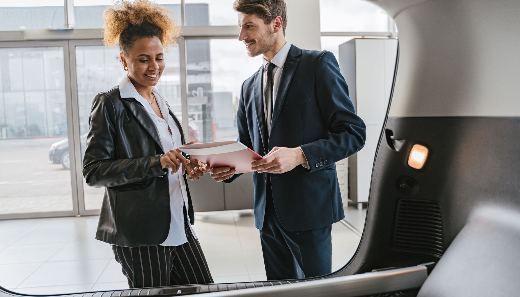 Buying a Car in Italy: 5 Surprises That Catch Brazilians Off Guard